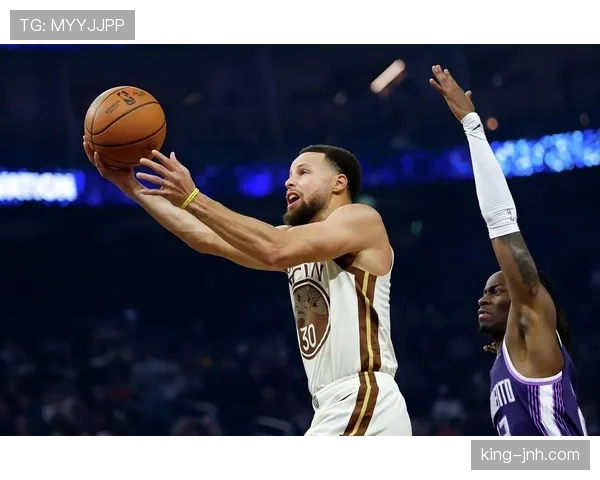 威金斯无球掩护为库里制造空位提升三分效率