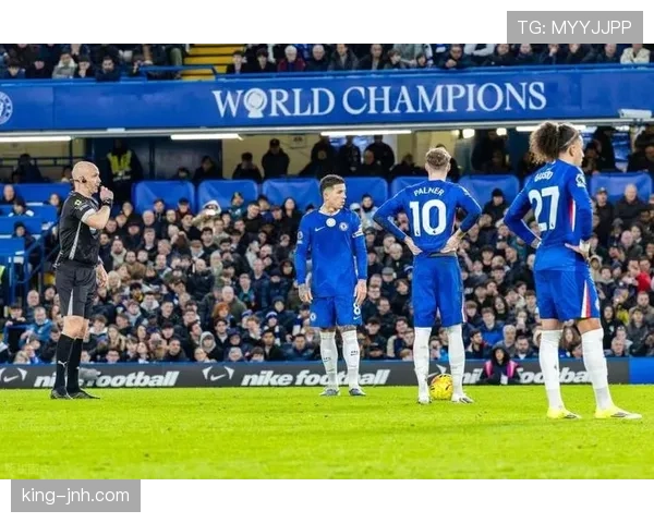 切尔西人多阵容豪华，整体配合问题逐步显现，球队稳定性面临考验