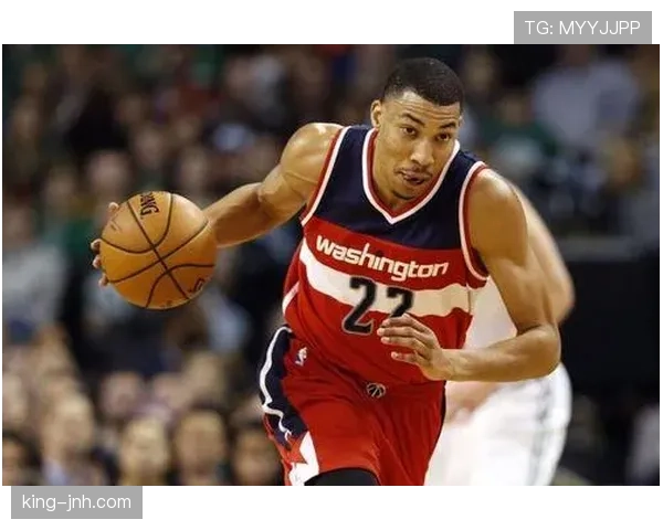 卢尔·邓无球移动创造空位投篮效率明显提升球队进攻节奏